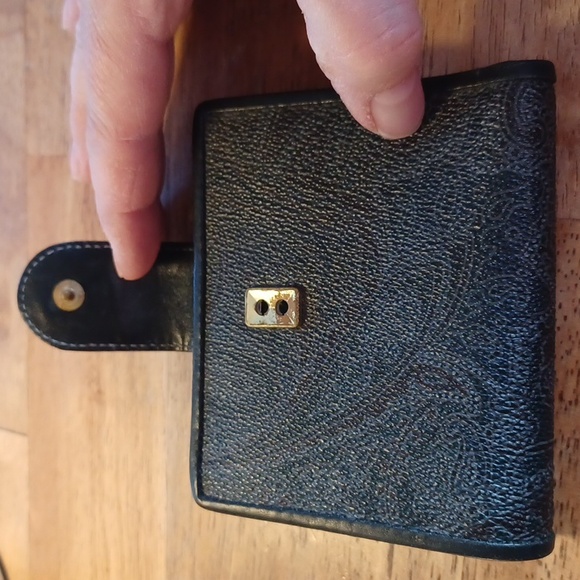 Genuine Leather Vintage Liz Claiborne Wallet. - Picture 4 of 8